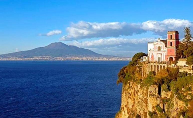 Vittoria Luxury Suite Vico Equense Exterior photo